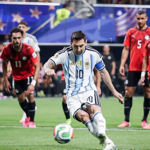 الأرجنتين تتغلب على مصر بشق الأنفس وتتأهل الى دور ربع النهائي في المونديال