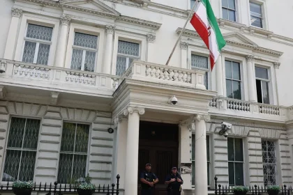طهران تستدعي السفير البريطاني بعد اتهامات لندن لإيران بمحاولة تنفيذ عمليات تهدد الأمن في بريطانيا