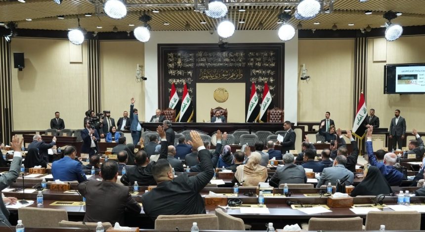 البرلمان يُصوت على إعفاء رئيس الهيئة الوطنية للاستثمار حيدر مكية واحالة ملفاته للنزاهة