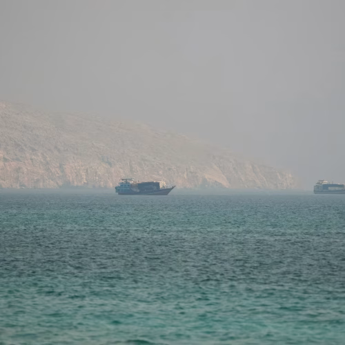 المنظمة البحرية الدولية ترفض مساعي إيران لفرض سيادتها على مضيق هرمز