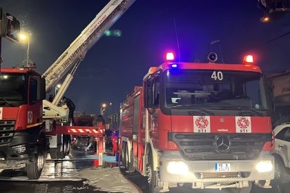 الدفاع المدني: إخماد حريق في 3 معارض للسيارات بمنطقة الحبيبة ببغداد