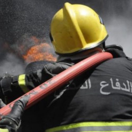 الدفاع المدني تكافح حريقاً اندلع داخل مقبرة في منطقة باب المعظم ببغداد