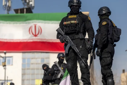 إيران تعلن مقتل عنصرين من قوات الأمن في هجوم بمدينة مشهد