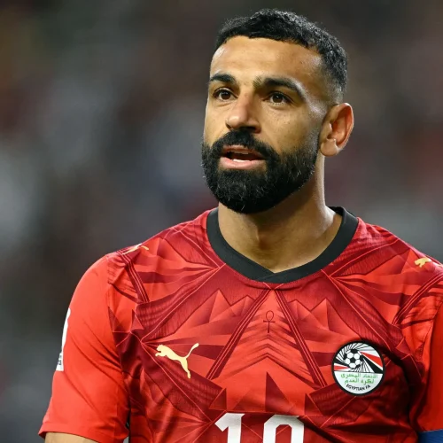صفقة القرن على المحك.. مطالب محمد صلاح تربك الهلال والقادسية