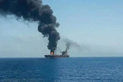 ‏الخارجية الهندية: إنقاذ 10 من مواطنينا وفقدان آخر إثر الهجوم على سفينة تجارية قبالة عمان