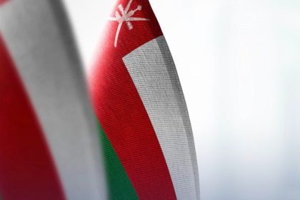عُمان تستدعي السفير الإيراني احتجاجاً على تعرّض مواقع عمانية لاستهدافات إيرانية