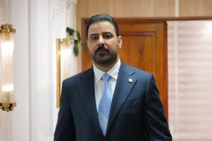 الزيدي يصل الى واشنطن