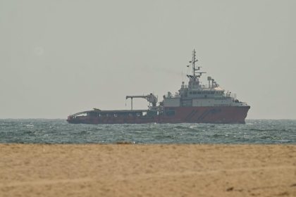 ‏القيادة المركزية الأميركية: السفن الحربية ستبدأ بتنفيذ الحصار على إيران بوقت لاحق اليوم