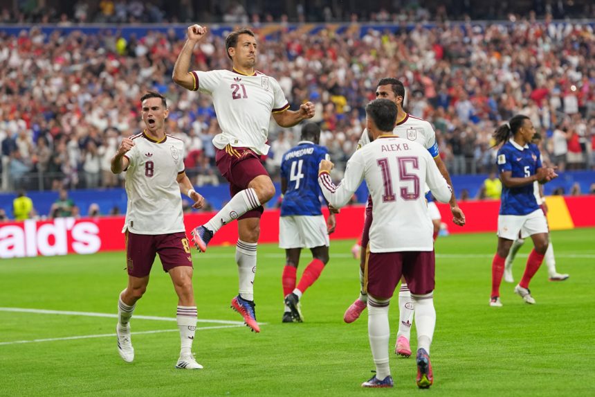 اسبانيا تهزم فرنسا بثنائية وتبلغ نهائي كأس العالم