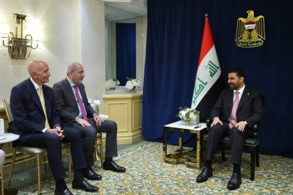 الزيدي ووزير الخارجية الاردني يبحثان المضي بتنفيذ مشروع أنبوب نفط البصرة - العقبة والربط الكهربائي
