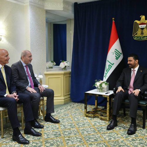 الزيدي ووزير الخارجية الاردني يبحثان المضي بتنفيذ مشروع أنبوب نفط البصرة - العقبة والربط الكهربائي
