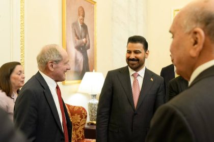 الزيدي يلتقي رئيس لجنة العلاقات الخارجية في مجلس الشيوخ السيناتور جيم ريتش