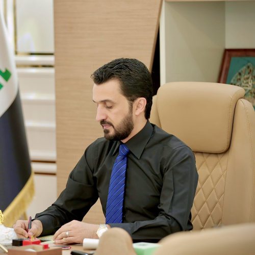 وزير الاتصالات يوجه بإطفاء الديون المستحقة على المواطنين الخاصة بخدمة الهواتف الأرضية القديمة