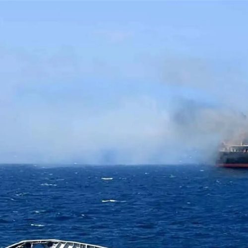 رويترز: مسلحون يقتحمون ناقلة المنتجات الكيميائية "أسانا" في خليج عدن قبالة اليمن