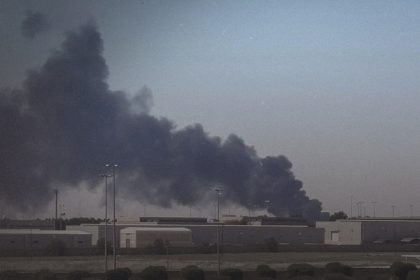 الكويت: تعرض محطة كهرباء وتقطير مياه لأضرار وحريق جراء هجوم إيراني