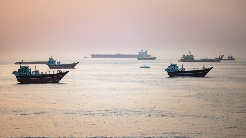 إيران: سنواصل ضرب الأهداف الأمريكية حتى استعادة الهدوء في هرمز