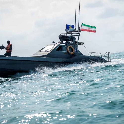 إعلام إيراني: الحرس الثوري يستهدف سفينة تايلاندية في مضيق هرمز
