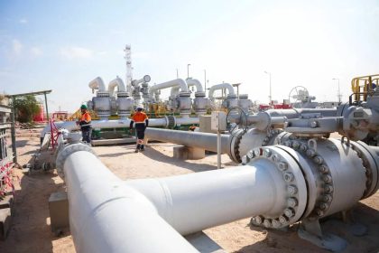 العراق وسوريا يوقعان في واشنطن اتفاقاً لإعادة تأهيل خط أنابيب النفط بين البلدين