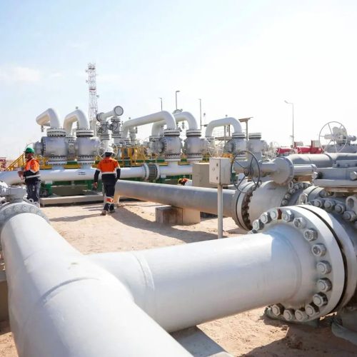 العراق وسوريا يوقعان في واشنطن اتفاقاً لإعادة تأهيل خط أنابيب النفط بين البلدين