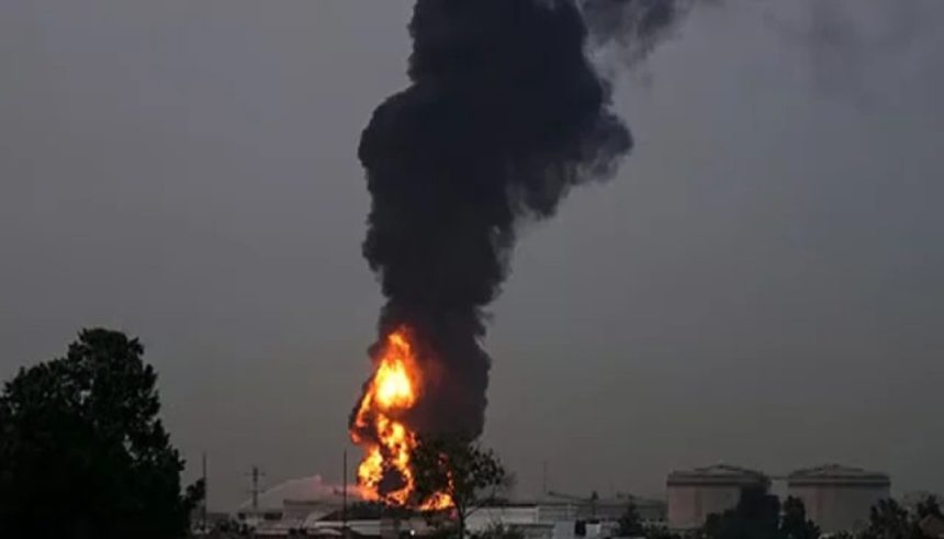 ‏الجيش الكويتي: اندلاع حرائق وأضرار جسيمة بعدد من منشآت النفط والكهرباء والماء جراء العدوان الإيراني