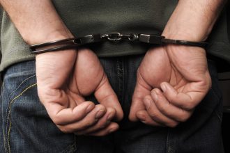 اعتقال مخمور صدم بمركبته احدى الدوريات واصاب منتسبًا بمنطقة الدورة جنوبي بغداد