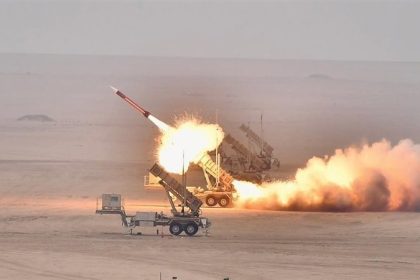 الجيش الكويتي: دفاعاتنا الجوية تتصدى حالياً لهجمات صاروخية وطائرات مسيرة