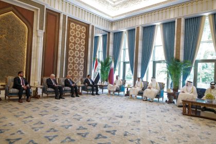 الزيدي يؤكد لأمير قطر حرص العراق على توطيد العلاقات والتعاون بين البلدين
