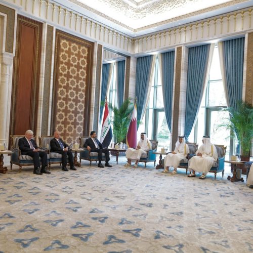 الزيدي يؤكد لأمير قطر حرص العراق على توطيد العلاقات والتعاون بين البلدين