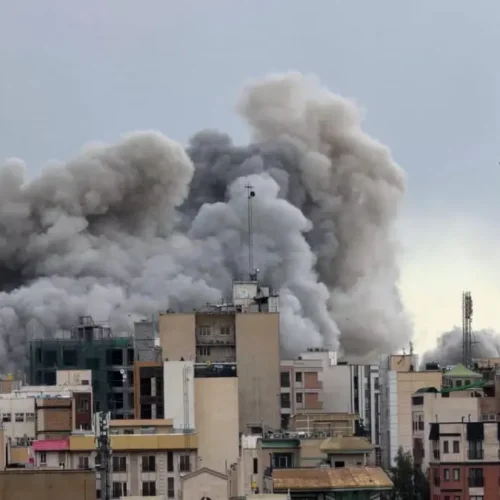 الصحة الإيرانية: عدد ضحايا الهجمات الأمريكية منذ بداية تموز الجاري بلغ 50 قتيلًا و517 مصابًا