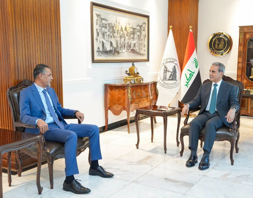 رئيس مجلس القضاء الأعلى ويونس محمود يبحثان الإشكاليات التي تواجه مسيرة تطوير واقع كرة القدم