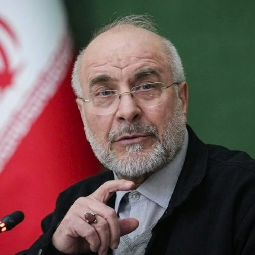 رئيس البرلمان الإيراني: التعزيزات الأمريكية تتناقض مع مزاعم السعي لوقف الحرب