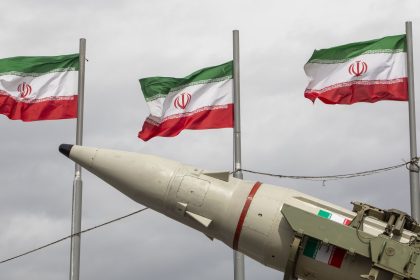 الحرس الثوري الإيراني يعلن تنفيذ هجمات متزامنة على 3 مراحل ضد القوات الأمريكية بالمنطقة