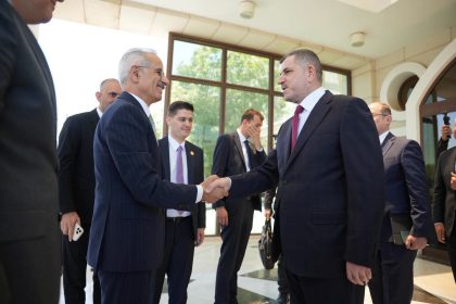 وزير النقل التركي يصل إلى بغداد