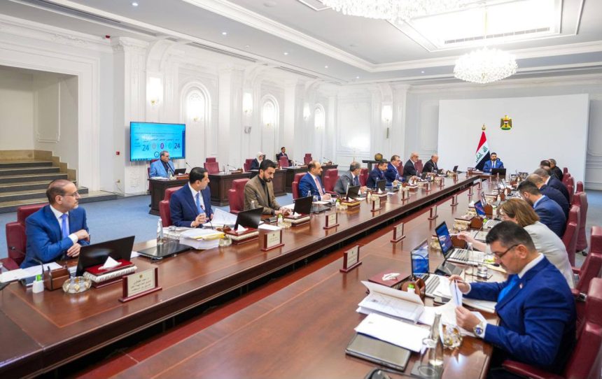 مجلس الوزراء يصوّت على إنهاء تكليف رئيس مجلس الخدمة الاتحادي ونائبه