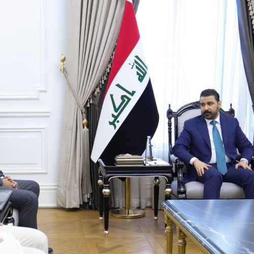 الزيدي يؤكد ضرورة السعي لإنهاء الأزمات عبر الحوار وتجنب استمرار الحرب في المنطقة