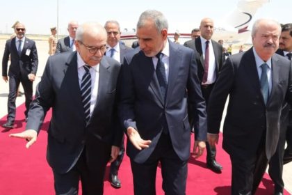 رئيس الوزراء اللبناني يصل إلى بغداد