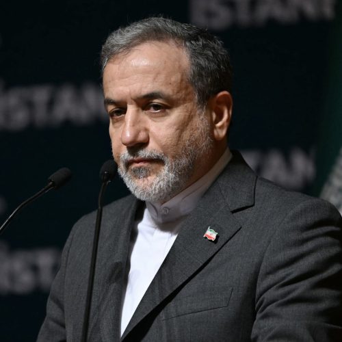 وزير الخارجية الإيراني: سنواصل الحوار مع دول الجوار لإعادة بناء الثقة