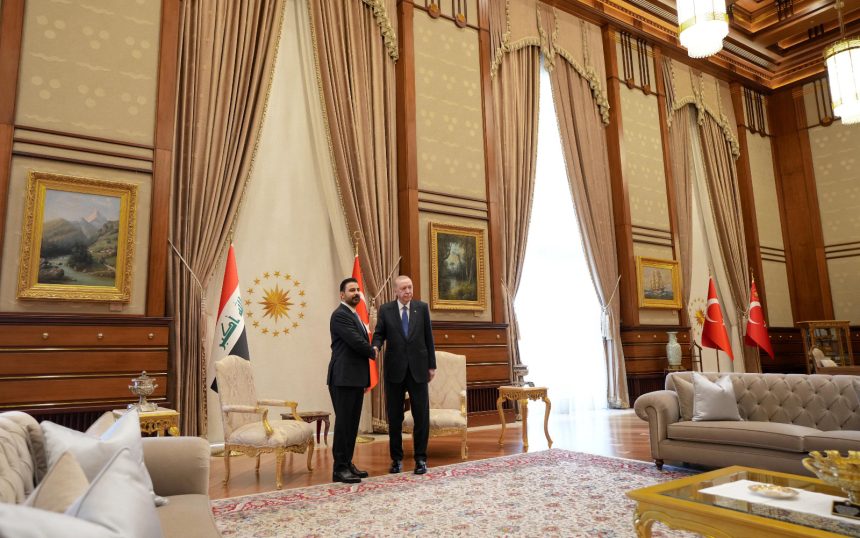 الزيدي يجري لقاءً ثنائياً مع اردوغان في المجمع الرئاسي بالعاصمة أنقرة