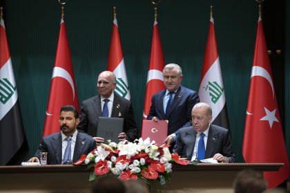 العراق وتركيا يوقعان ثلاث مذكرات تفاهم في مجالات متعددة