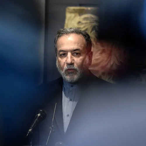عراقجي: وزير الخارجية الأوكراني اكد لي ان الهجوم على السفينة الإيرانية كان غير مقصود