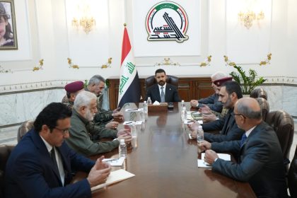 الزيدي يوجه بتكريم عوائل شهداء الحشد الشعبي وتوفير الرعاية الصحية الكاملة للجرحى