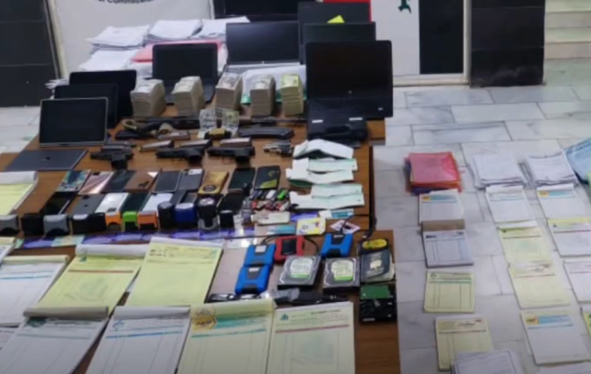 النزاهة تطيح بشبكة فساد كبرى في بلدية الديوانية وتضبط عجلات فارهة ومبالغ مالية