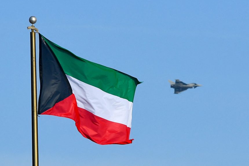 الدفاع الكويتية: العدوان الإيراني استهدف مبنى شركة صينية وأسفر عن وفاة عامل وأضرار مادية جسيمة