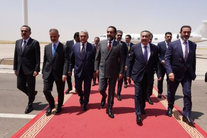 رئيس حزب تقدم محمد الحلبوسي يصل أربيل للقاء مسعود بارزاني
