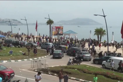 عشرات الآلاف من المهاجرين يغادرون سبتة طوعاً ويعودون إلى المغرب