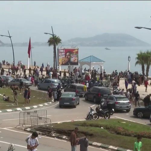 عشرات الآلاف من المهاجرين يغادرون سبتة طوعاً ويعودون إلى المغرب