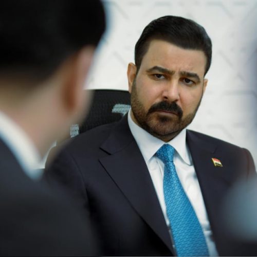 الزيدي يوجه الأجهزة الأمنية العراقية بإنفاذ القانون والاضطلاع بمسؤولياتها بحماية السيادة وحسن الجوار