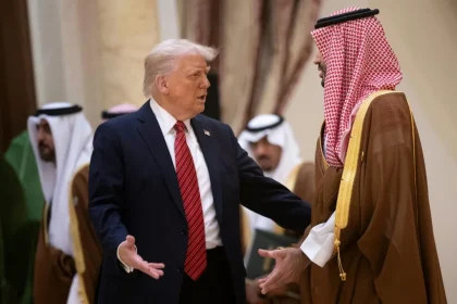 ‏ ولي العهد السعودي يؤكد لترامب ضرورة تغليب لغة الحوار لخفض التصعيد بالمنطقة