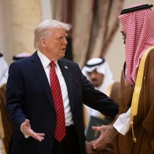 ‏ ولي العهد السعودي يؤكد لترامب ضرورة تغليب لغة الحوار لخفض التصعيد بالمنطقة