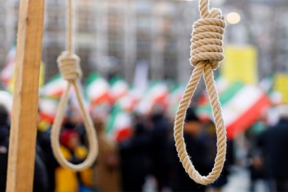 إيران: تنفيذ حكم الإعدام بعميلين للموساد الإسرائيلي